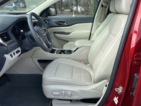 Used 2023 GMC Acadia Denali w/ Denali Ultimate Package image 9