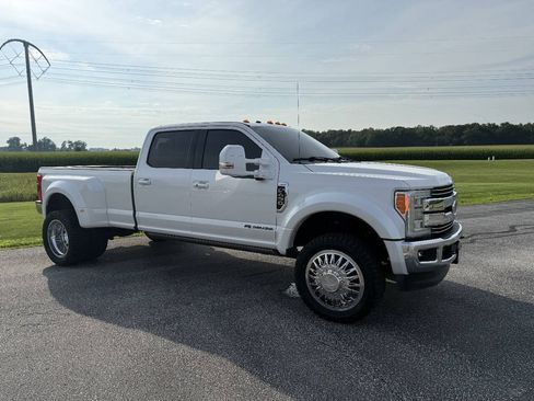Used 2017 Ford F450 Lariat w/ Lariat Ultimate Package AWD/4WD image 5