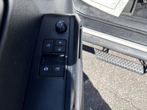 Used 2021 Toyota Tacoma SR w/ SX Package image 18