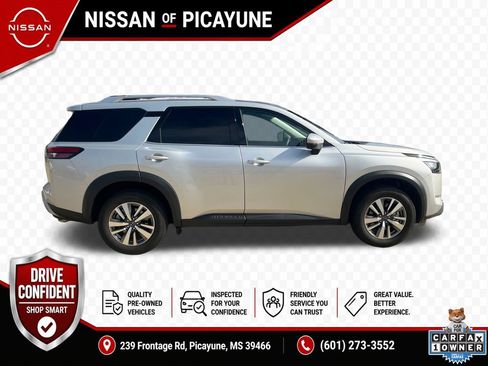 Used 2025 Nissan Pathfinder SL FWD image 7