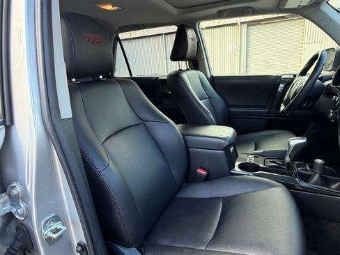 Used 2022 Toyota 4Runner TRD Off-Road Premium AWD/4WD image 19