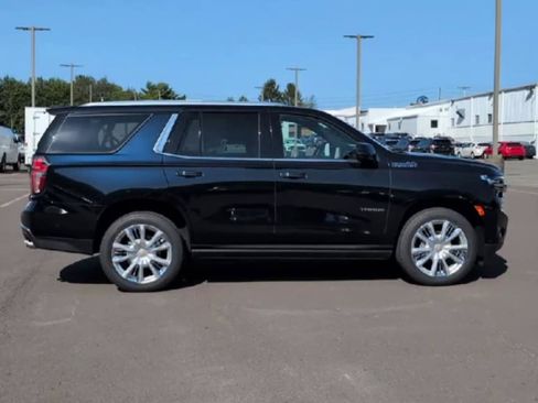 Used 2024 Chevrolet Tahoe High Country w/ Advanced Technology Package image 9