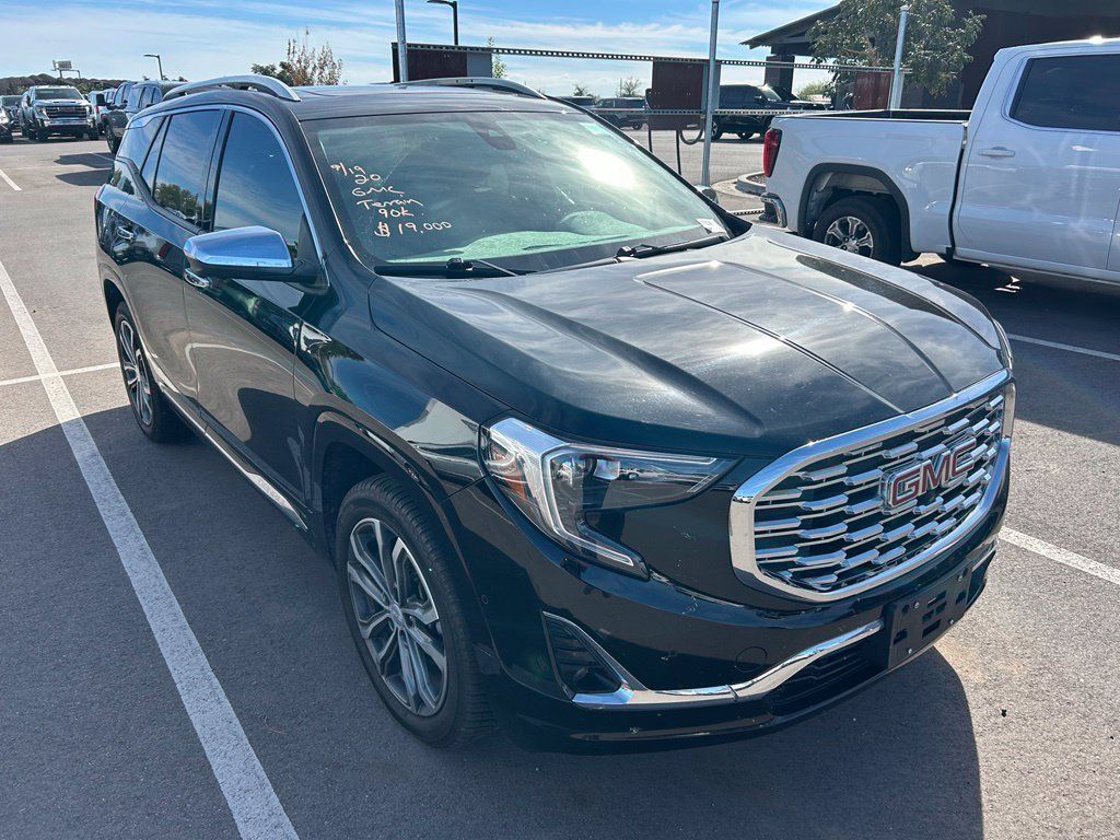Used 2020 GMC Terrain Denali w/ GMC Pro Grade Package AWD/4WD image 3