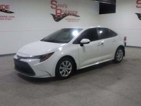 Used 2024 Toyota Corolla LE FWD image 1