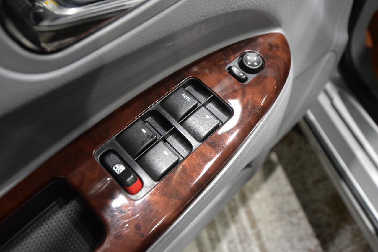 Used 2007 Buick LaCrosse CXS FWD image 9