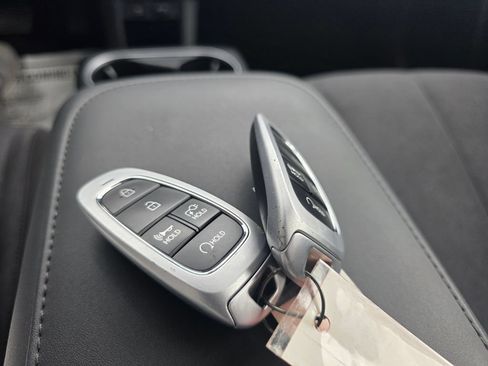 Used 2024 Hyundai Ioniq 5 SE AWD/4WD image 25
