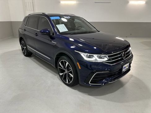 Certified 2023 Volkswagen Tiguan SEL R-Line image 4