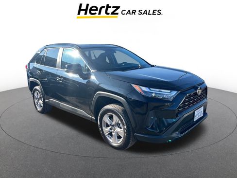 Used 2025 Toyota RAV4 XLE image 1