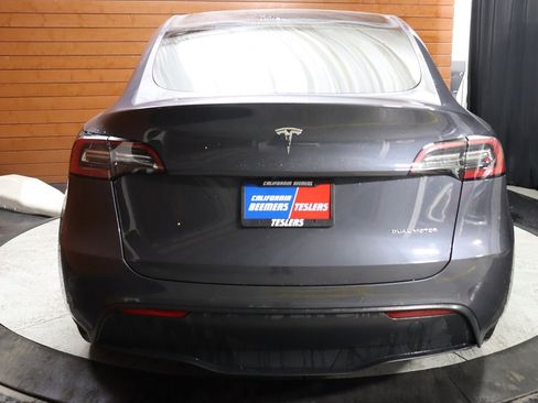 Used 2021 Tesla Model Y Long Range image 64