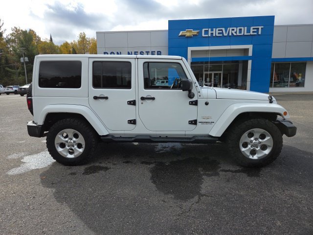 Used 2015 Jeep Wrangler Unlimited Sahara w/ Connectivity Group AWD/4WD image 26