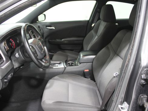 Used 2022 Dodge Charger SXT w/ Blacktop Package image 3