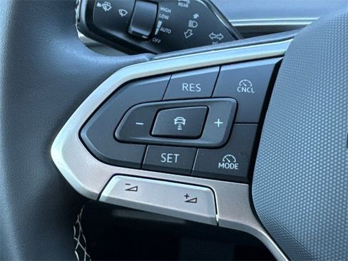 New 2026 Volkswagen Tiguan SE image 42