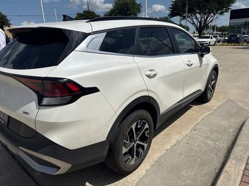 Certified 2025 Kia Sportage EX w/ EX Premium Package AWD/4WD image 6