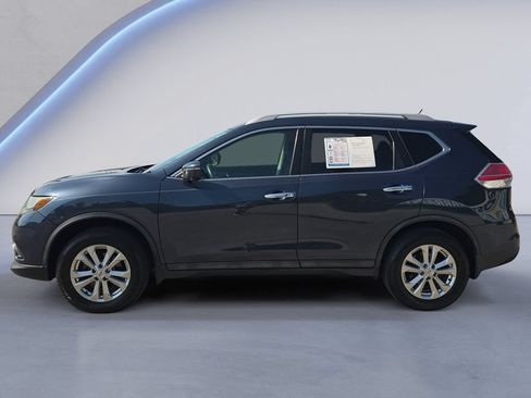 Used 2016 Nissan Rogue SV w/ SV Premium Package FWD image 2