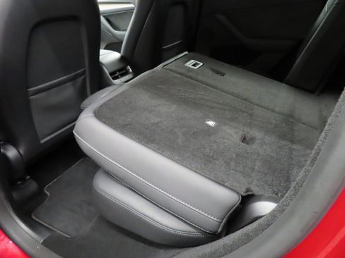 Used 2024 Tesla Model Y Long Range image 45