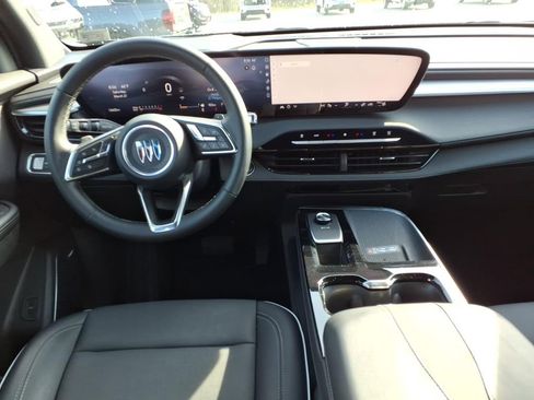 Used 2025 Buick Enclave Preferred image 8