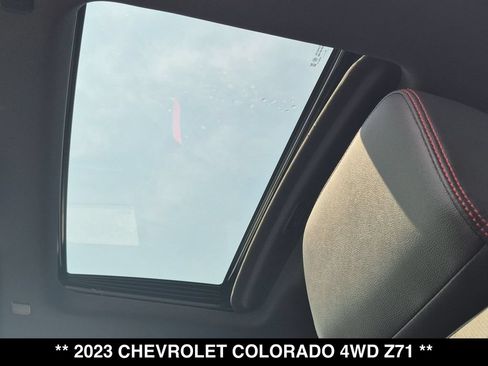 Used 2023 Chevrolet Colorado Z71 w/ Z71 Convenience Package 2 AWD/4WD image 4