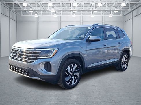 Certified 2025 Volkswagen Atlas SEL image 3