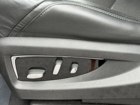 Used 2016 Cadillac Escalade ESV Premium image 21