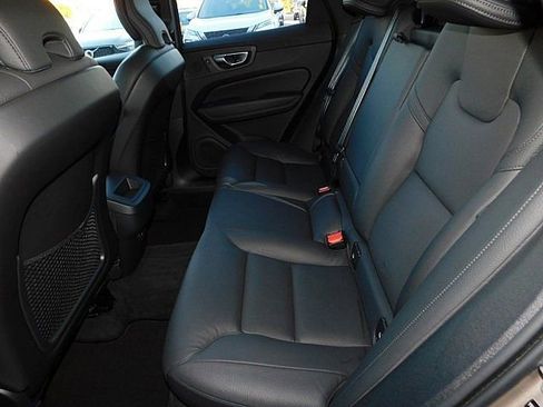 Certified 2025 Volvo XC60 B5 Plus image 14