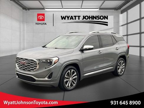 Used 2020 GMC Terrain Denali w/ Denali Premium Package FWD image 1