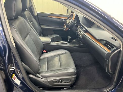 Used 2014 Lexus ES 300h image 22