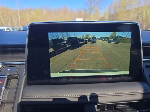 Used 2023 GMC Yukon SLT image 32