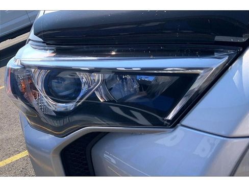 Used 2024 Toyota 4Runner SR5 AWD/4WD image 29