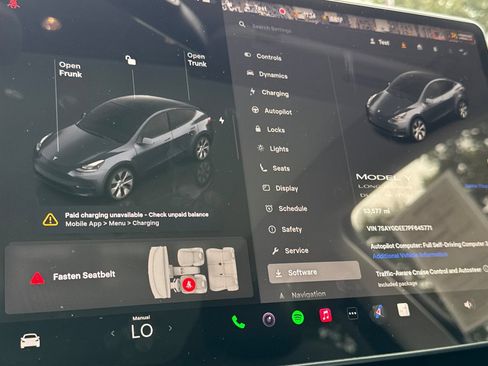 Used 2023 Tesla Model Y Long Range AWD/4WD image 28