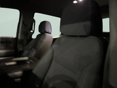 Used 2022 Chevrolet Silverado 1500 Custom image 9