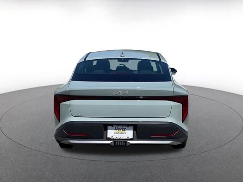 Used 2025 Kia K4 LXS image 11