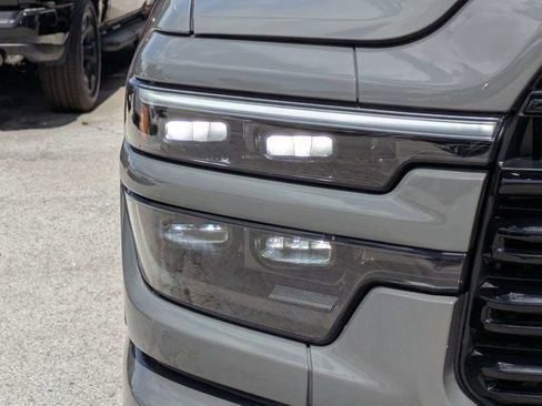 New 2026 RAM 2500 Laramie AWD/4WD image 9