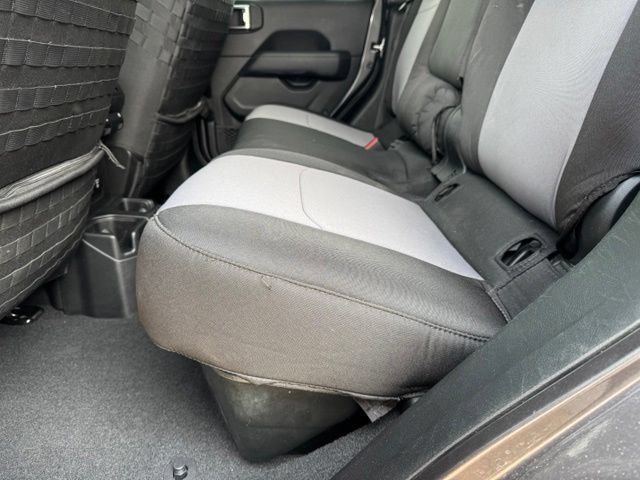 Used 2020 Jeep Gladiator Overland AWD/4WD image 7