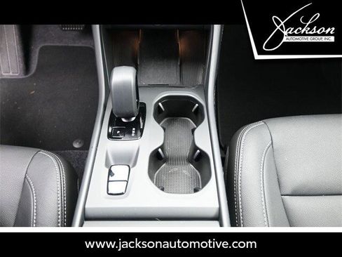Certified 2025 Volvo XC40 B5 Core w/ Protection Package Premier image 13