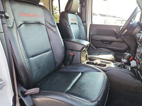 Used 2019 Jeep Wrangler Unlimited Rubicon w/ Dual Top Group AWD/4WD image 21