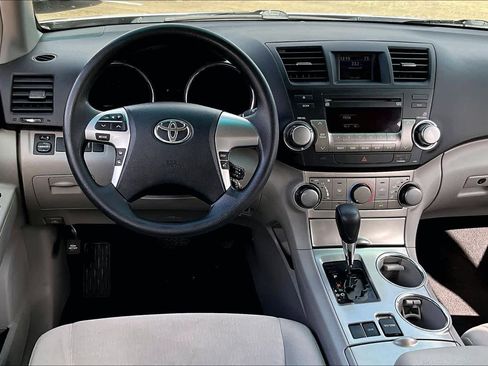 Used 2012 Toyota Highlander FWD image 5