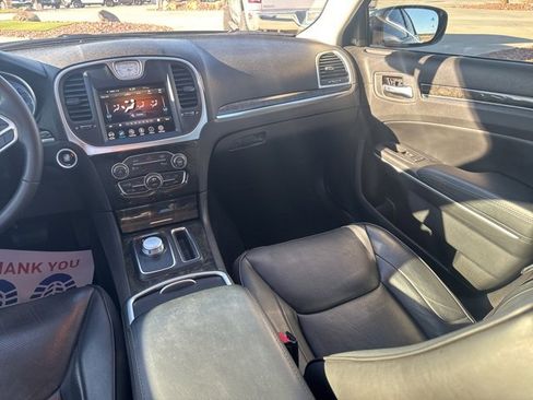 Certified 2022 Chrysler 300 Touring L w/ Comfort Group image 17