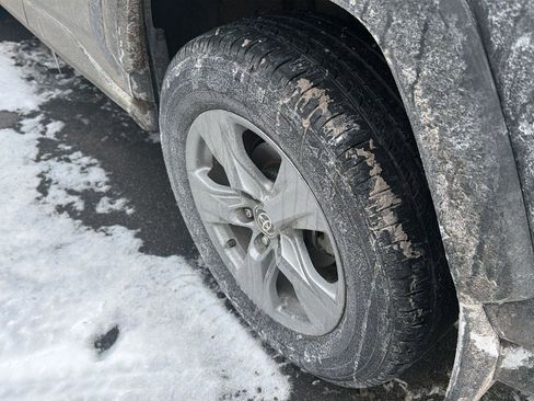 Used 2024 Toyota RAV4 XLE w/ Convenience Package image 10