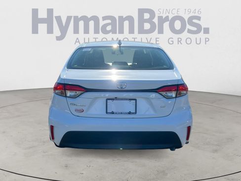 Used 2023 Toyota Corolla LE w/ LE Convenience Package FWD image 4