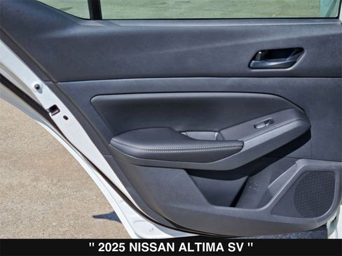 New 2025 Nissan Altima 2.5 SV image 18