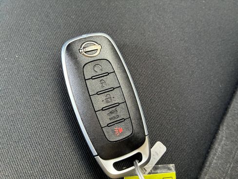 Used 2025 Nissan Pathfinder SV FWD image 22