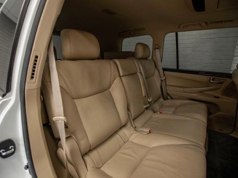 Used 2010 Lexus LX 570 4WD image 27