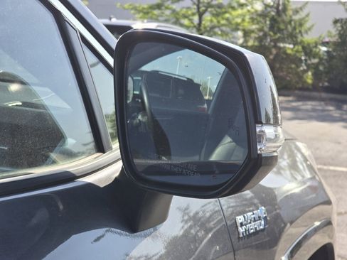 Used 2022 Toyota RAV4 XSE w/ Premium Package image 16