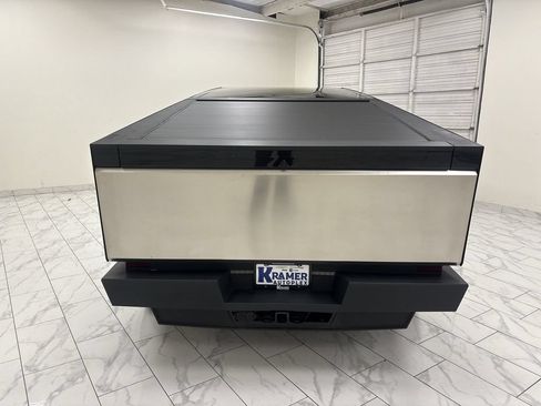 Used 2025 Tesla Cybertruck AWD Crew Cab image 7