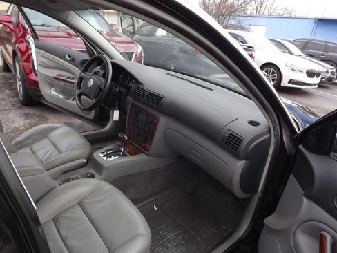 Used 2005 Volkswagen Passat GLS image 16