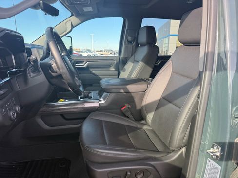 Used 2025 Chevrolet Silverado 2500 LTZ w/ LTZ Premium Package image 13