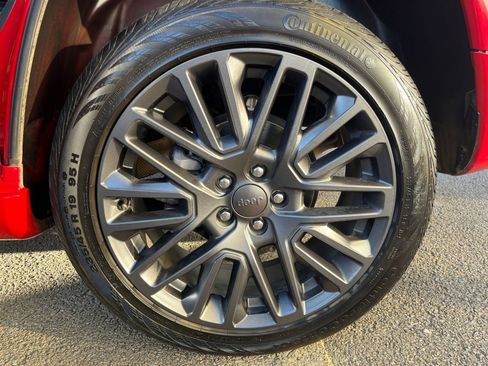 Used 2023 Jeep Compass Limited image 32