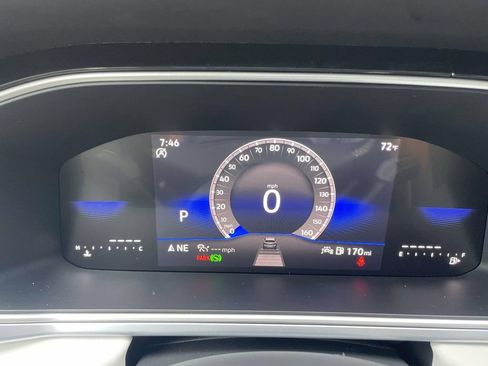 New 2026 Volkswagen Taos SE FWD image 22