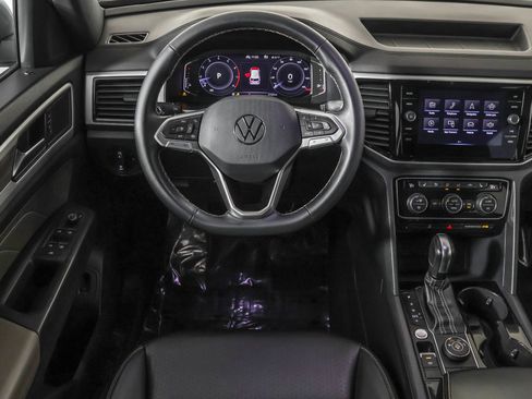 Certified 2023 Volkswagen Atlas Cross Sport SE image 38