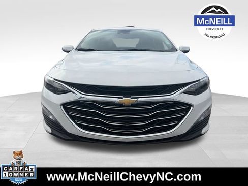 Used 2024 Chevrolet Malibu LT FWD image 2